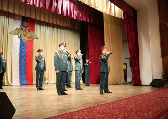 Ансамбль песни и пляски выступил перед военнослужащими гвардейского соединения ВВО в Республике Бурятия