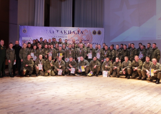 Команда Барнаульского ракетного соединения стала победителем чемпионатов по зимнему офицерскому троеборью и армейскому рукопашному бою