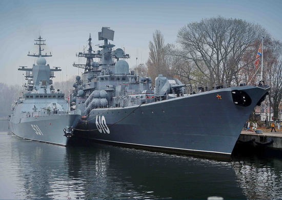 Корабли Балтийского флота продолжают отработку учебно-боевых задач в условиях базы