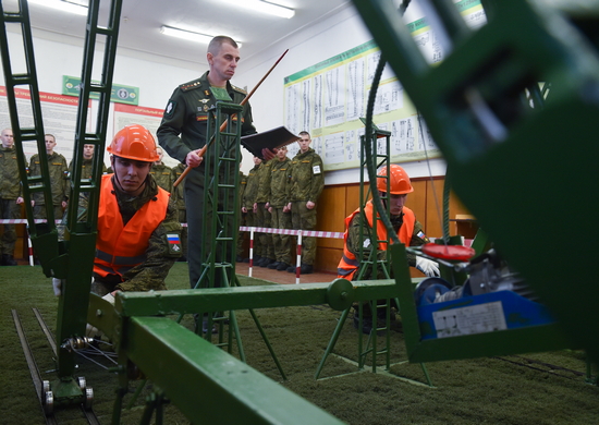 Учебный центр Железнодорожных войск осуществляет подготовку специалистов для замены личного состава, участвующего в реконструкции БАМа