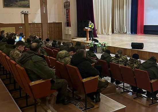 В Челябинской области военные автоинспекторы ЦВО провели профилактическое занятие по Правилам дорожного движения
