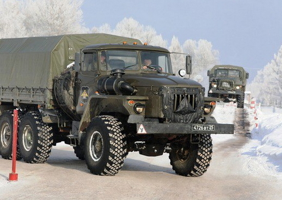 Военные водители ЦВО отработали навыки экстремального вождения в Свердловской области