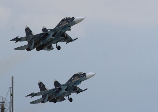 Экипажи истребителей Су-30СМ и Су-30СМ2 Балтийского флота уничтожили аэродромы и живую силу условного противника