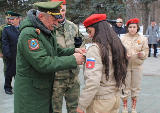Юнармейцы города Нальчик открыли Всероссийский месячник оборонно-массовой и военно-патриотической работы