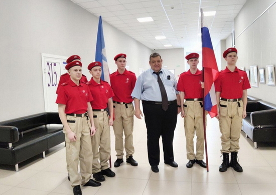 Юнармейцы Иркутской области приняли участие в открытии выставки, посвящённой военнослужащим СВО
