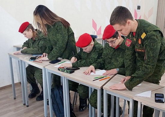 Омские юнармейцы присоединились к акции «Письмо солдату»