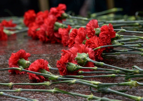 В Ростове-на-Дону у штаба ЮВО почтили память защитников Отечества