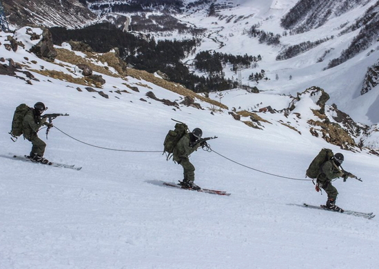 Военнослужащие горных подразделений ЮВО уничтожили условного противника в горах Кавказа