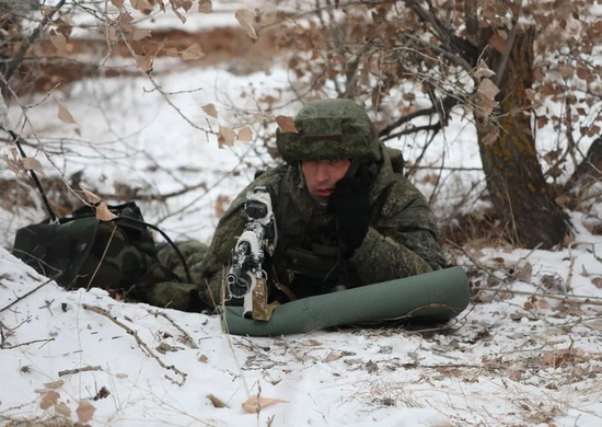 Военнослужащие разведывательных подразделений ЦВО отработали организацию засад на полигоне в Оренбургской области