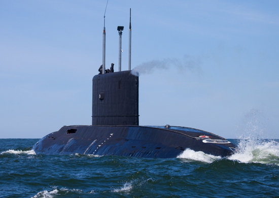 Экипаж подводной лодки «Уфа» отработал «покладку на грунт» в морском полигоне Балтийского флота