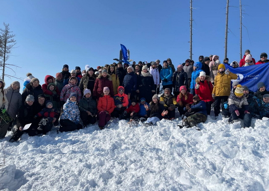 Юнармейцы совместно с представителями «Русского географического общества» совершили восхождение на гору Палласа в Забайкалье