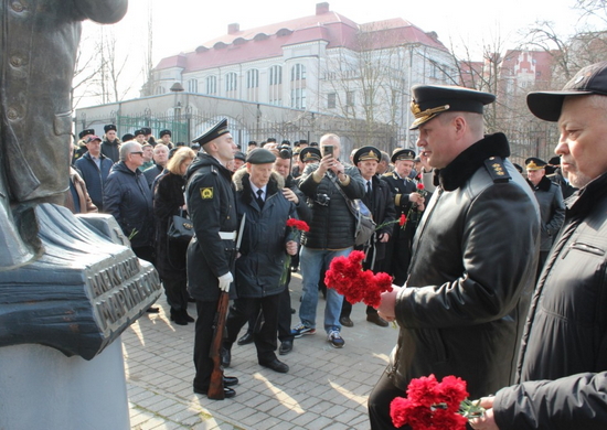 Командующий Балтийским флотом принял участие в торжественных мероприятиях, посвященных Дню моряка-подводника
