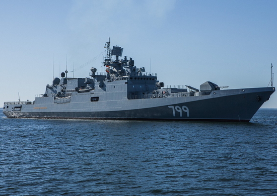 Корабельная ударная группа Черноморского флота провела учебный морской бой в акватории Чёрного моря