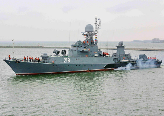 Противолодочные корабли Балтийского флота выполнили комплекс стрельб в Балтийском море