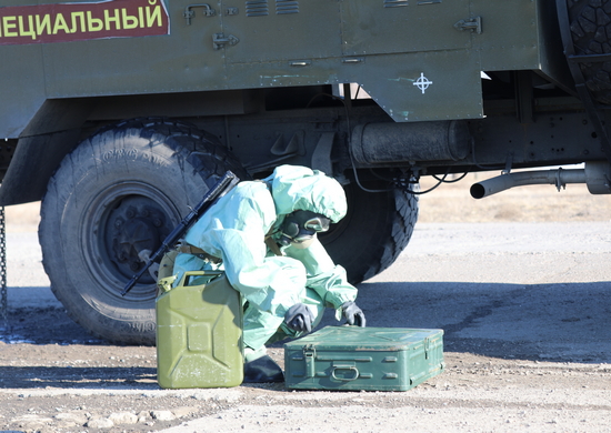 Специалисты РХБ защиты дальней авиации завершили сборы в Саратовской области