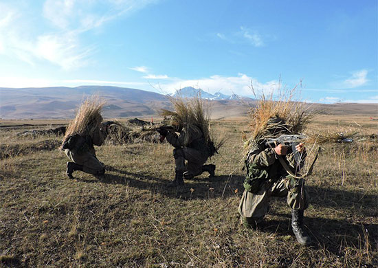 Спецназ ЮВО в Армении выполнил разведку местности в условиях высокогорья