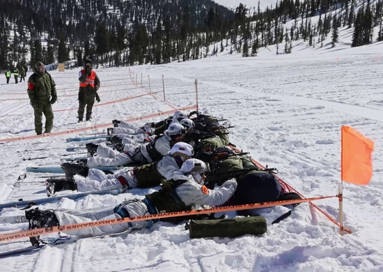 Спортсмены ЦВО стали чемпионами ВС РФ по ски-альпинизму