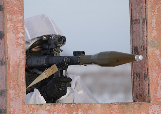 В Кемеровской области военнослужащие ЦВО выполнили стрельбы из РПГ-7
