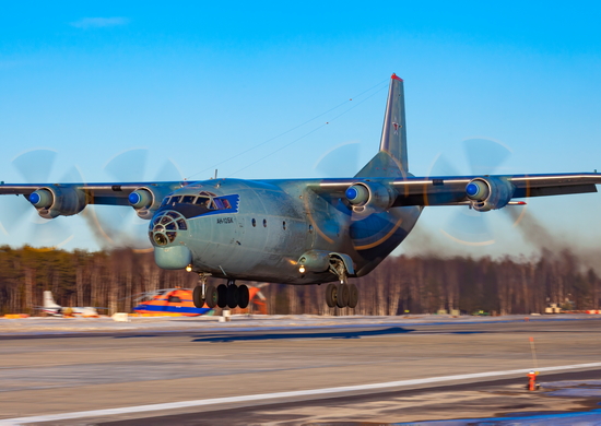 В Ленинградской области экипажи транспортной авиации ЗВО провели учебно-тренировочные полеты