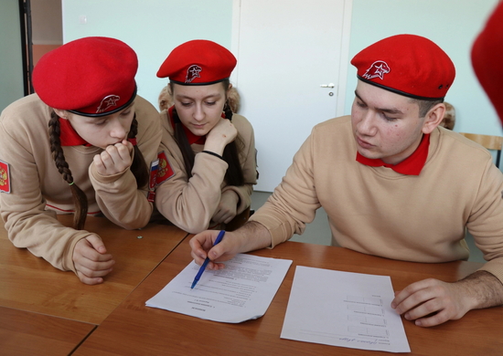 В Мурманской области состоялись региональный соревнования по общевоинской подготовки среди школьников