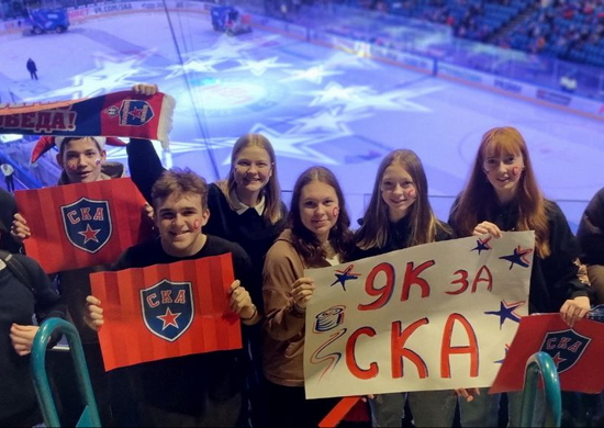 В Санкт-Петербурге ученики подшефной военной полиции ЗВО школы могут бесплатно посещать домашние матчи хоккейного клуба СКА