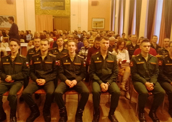 Военнослужащие ЦВО стали слушателями на концерте Екатерининского оркестра