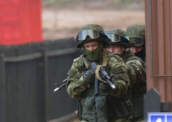 Военнослужащие ЦВО в ходе тренировки отразили атаку условного противника на воинскую часть в Удмуртии