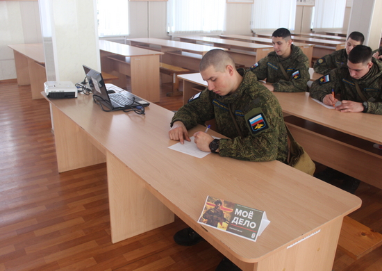 Военнослужащие дальней авиации в Калужской области провели агитацию для поступления в высшие учебные заведения