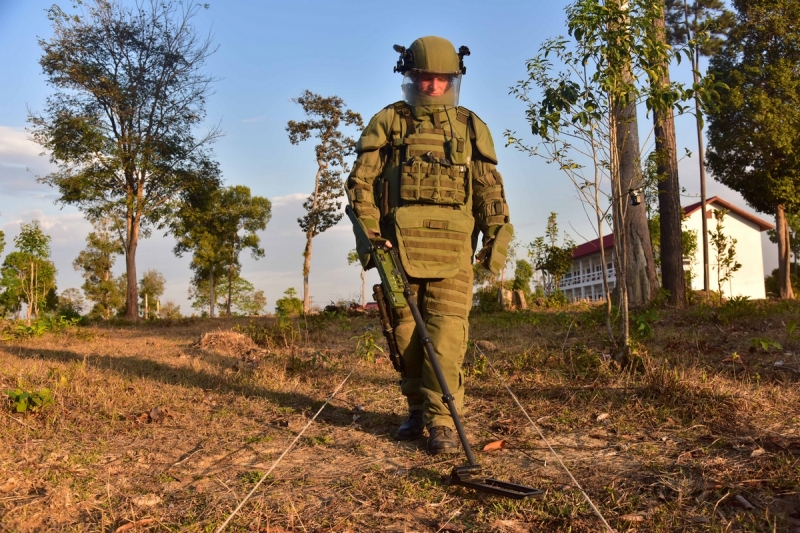 Военнослужащие Международного противоминного центра ВС РФ завершили гуманитарное разминирование в одной из провинций Лаоса