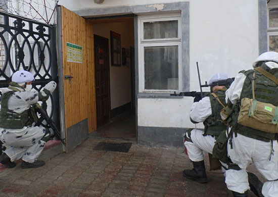 Военнослужащие российской военной базы в Киргизии отразили нападение условного противника на военный городок