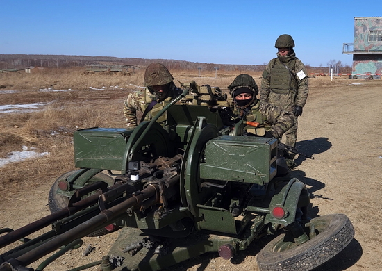 Добровольцы из Амурской области и военнослужащие Восточного военного округа уничтожили бронецели из зенитных установок