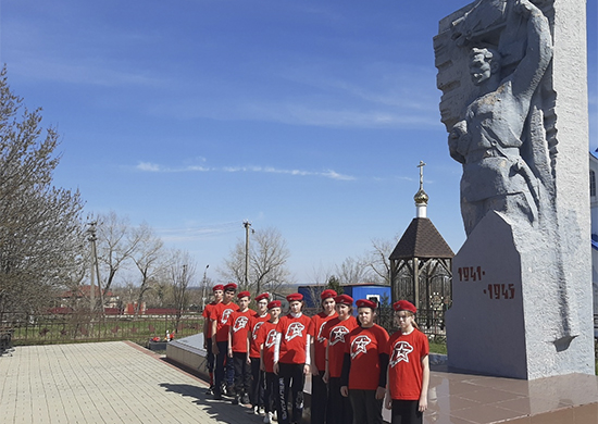 Юнармейцы отряда «Факел» Ростовской области приняли участие в акции «Верни герою имя»