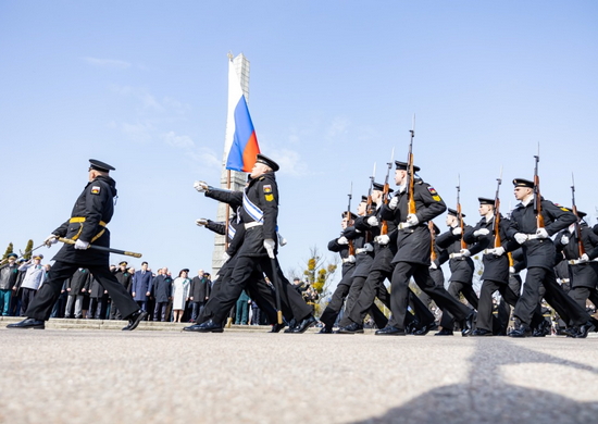 Командующий Балтийским флотом принял участие в памятных мероприятиях, посвященных 78-й годовщине взятия Кенигсберга