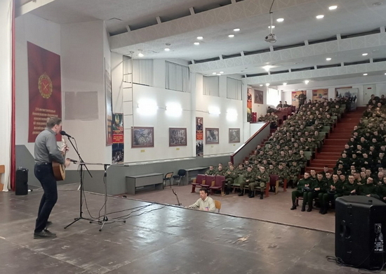 Концерт «Солдатская весна» состоялся для военнослужащих ЦВО  в Екатеринбурге
