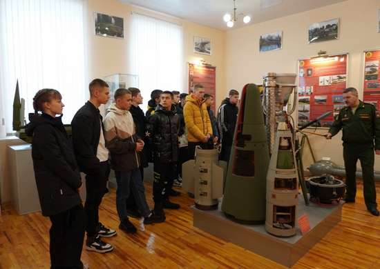 Михайловскую военную артиллерийскую академию посетили учащиеся кадетских классов Камчатского края