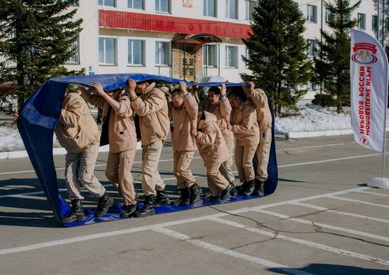 Областной сбор военно-патриотических клубов и юнармейских отрядов «Сибирские полки – зима» прошел в Новосибирске