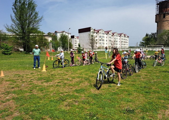 Российские военнослужащие организовали спортивный праздник для детей  в Киргизии