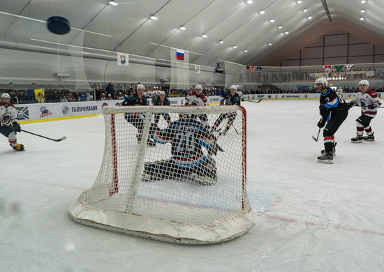 Сборная Северного флота в пятый раз завоевала кубок чемпионата Мурманской области по хоккею с шайбой