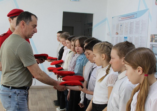 Школьники из Кузбасса пополнили ряды Юнармии