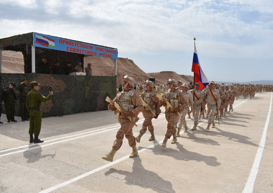 Совместное учение вооруженных сил России и Таджикистана завершилось на полигоне Харб-Майдон