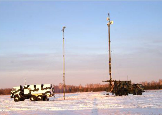Специалисты связи объединения ВВС и ПВО ЗВО отработали развертывание станций связи в полевых условиях