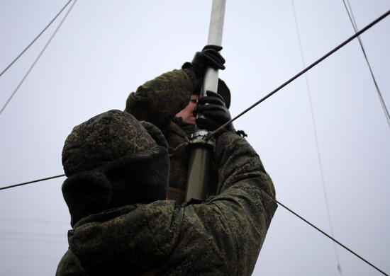 Связисты Восточного военного округа провели тактико-специальную тренировку на полигоне в Приамурье