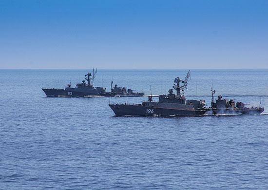 В Баренцевом море корабельная поисково-ударная группа СФ приступила к учению по поиску подводных лодок