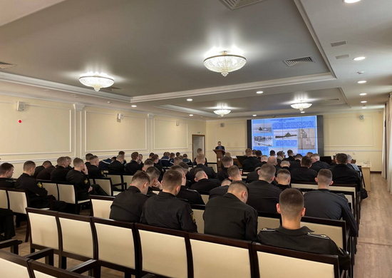 В Центральной военно-морской библиотеке состоялась лекция, посвященная истории подводных сил России
