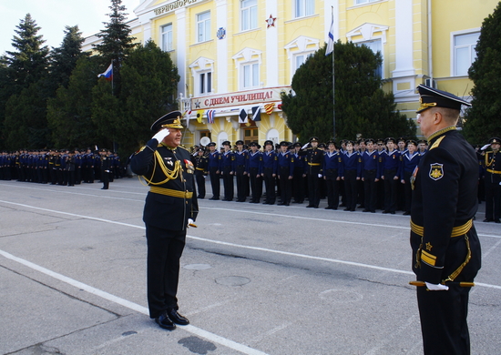 В Черноморском высшем военно-морском училище имени П.С.Нахимова прошли торжественные мероприятия в честь 86-летия вуза