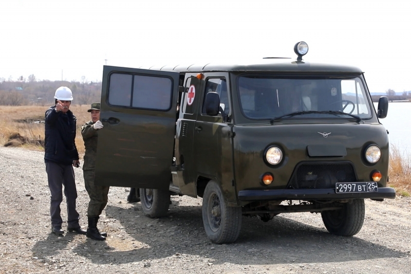 В Хабаровском крае сотрудники жилищно-коммунальной службы ВВО совместно с военнослужащими провели тактико-специальное учение по ликвидации условной ЧС