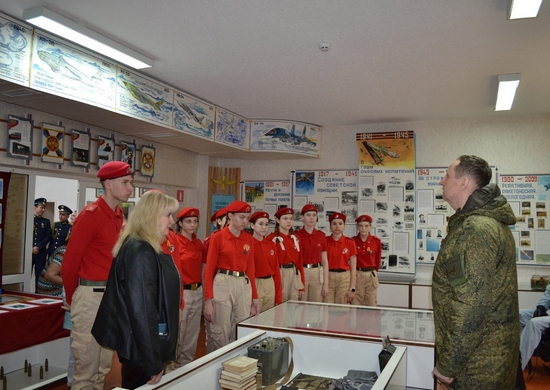 В Морозовске для военнослужащих ЮВО выступили артисты Ансамбля песни и пляски Воздушно-космических сил РФ