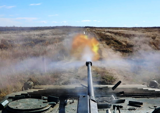 В Приамурье мотострелки Восточного военного округа выполнили боевые стрельбы из штатного вооружения БМП-2