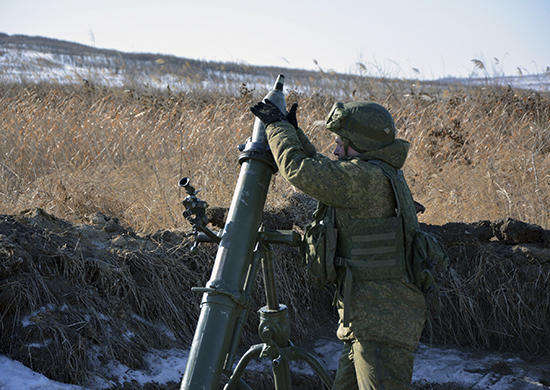 В Приморском крае военнослужащие ВВО отработали стрельбу из 120-мм минометов «Сани»