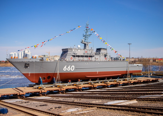 В Санкт-Петербурге состоялась церемония спуска на воду новейшего корабля противоминной обороны «Лев Чернавин»